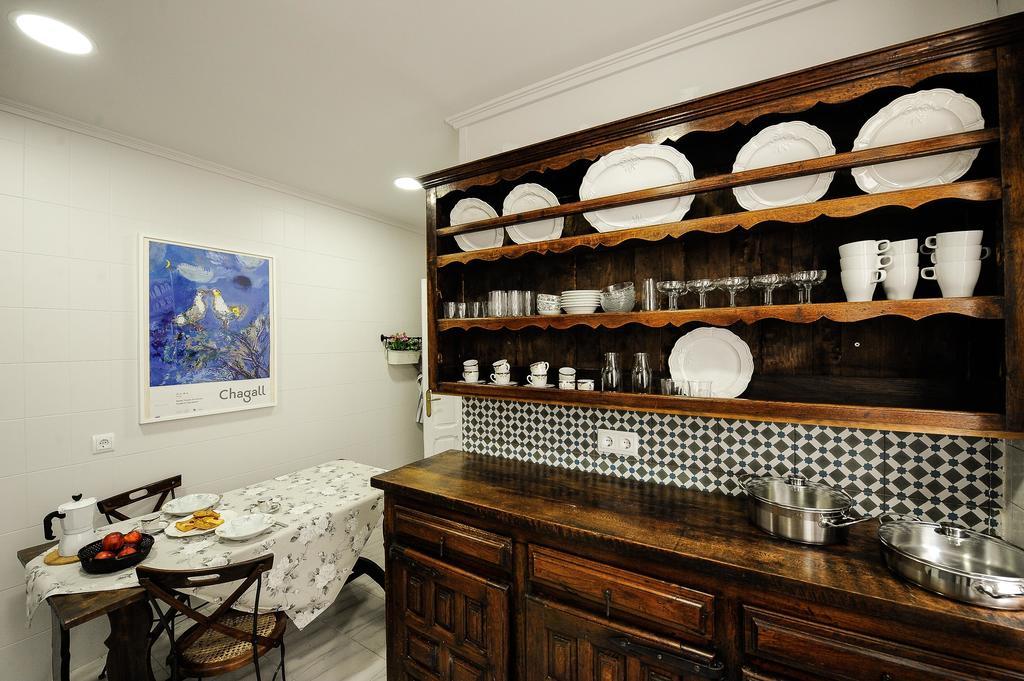 Heart Of Pamplona Apartments II By Clabao Bilik gambar